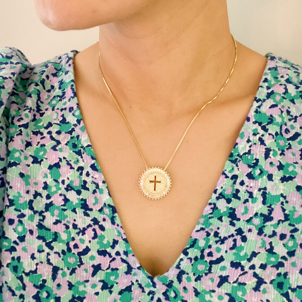 Shine Circle Cross Necklace-2