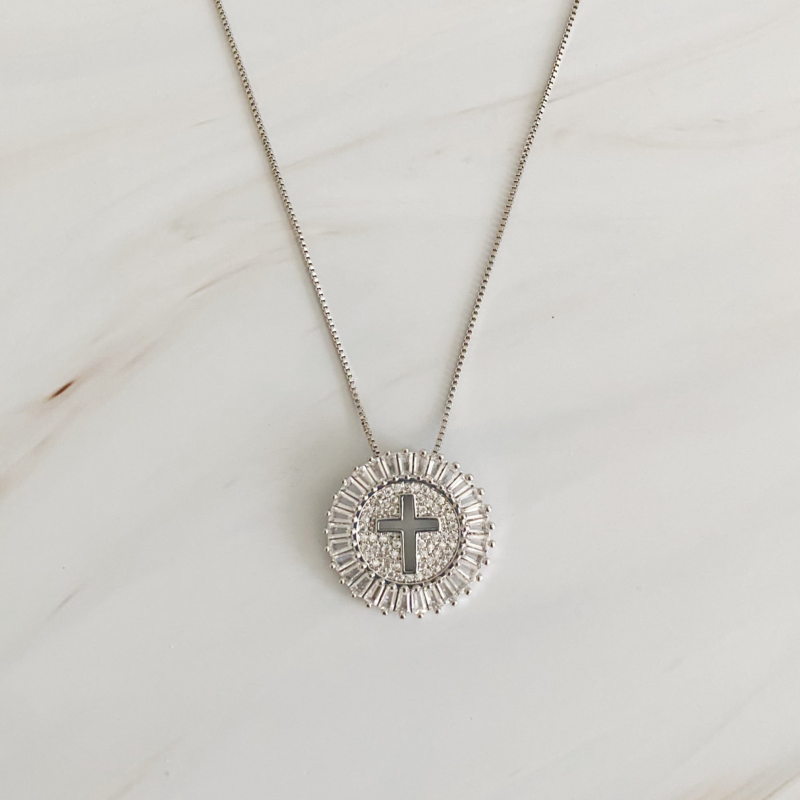 Shine Circle Cross Necklace-3